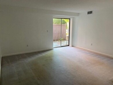 140 Place Ln unit 140, Woburn, MA 01801 - photo 4