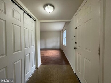 9644 Hagel Cir, Lorton, VA 22079 - photo 2