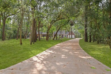 203 Stanley Ct, Friendswood, TX 77546 - photo 2