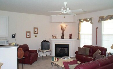 1569 Living Room1c.jpg