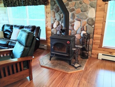 8 Winthrop Dr, Shelburne, NH 03581 - photo 7