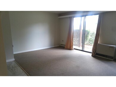 80 Robert Ct unit B, Manchester, NH 03103 - photo 3