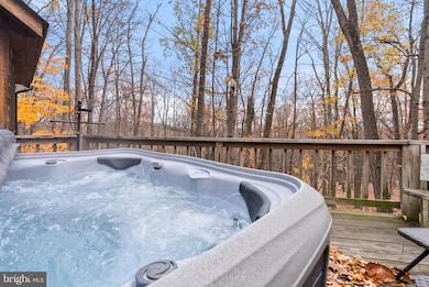 132 Bobcat Dr, Berkeley Springs, WV 25411 - photo 2