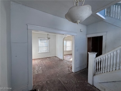 14526 Orinoco Ave, Cleveland, OH 44112 - photo 2
