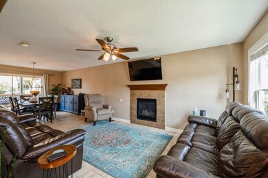 9305 Red Sunset Dr, West Des Moines, IA 50266 - photo 2