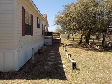 302 Cowboys Ln, Springtown, TX 76082 - photo 4