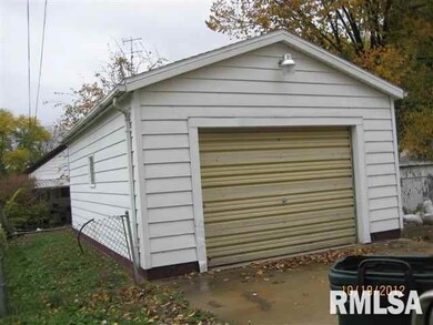 308 Willard Ave, Lincoln, IL 62656 - photo 3