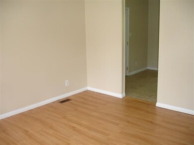 717 Dennis Ct, Jacksonville, NC 28546 - photo 3