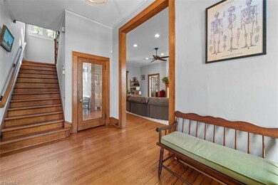 Entry foyer/staircase