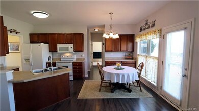 Kitchen/Breakfast Area