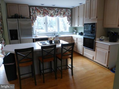 12109 Faulkner Dr, Owings Mills, MD 21117 - photo 7