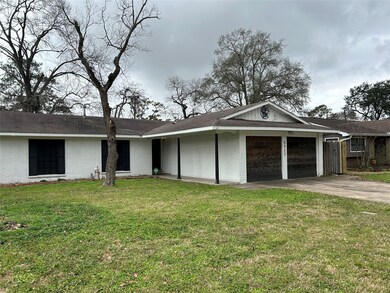 5927 Black Maple Ln, Houston, TX 77088 - photo 2