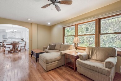 17720 Leemans Ct, Minnetonka, MN 55345 - photo 4