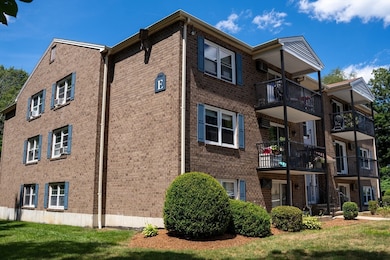 Canterbury Crossing unit E201, Holbrook, MA 02343 - photo 5
