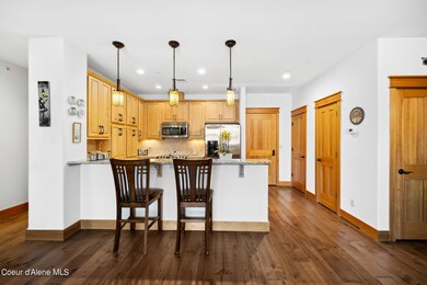 2151 N Main St, 304