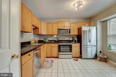 9440 Loch Leven Ct, Laurel, MD 20723 - photo 5