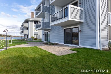 400 Lakeview Ct, Spring Lake-3