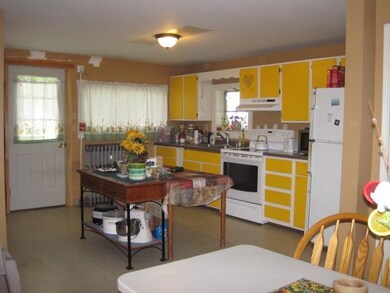 47 Elm St, Hardwick, VT 05843 - photo 5