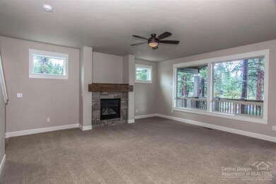 60396 SE Hedgewood Ln, Bend, OR 97702 - photo 3