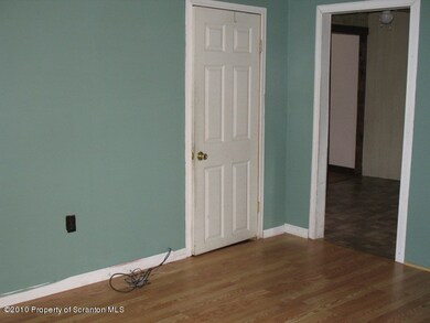 303 Rushbrook St, Jermyn, PA 18433 - photo 4