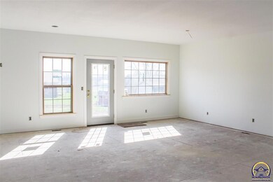 2920 SW Greenridge St, Topeka, KS 66614 - photo 5