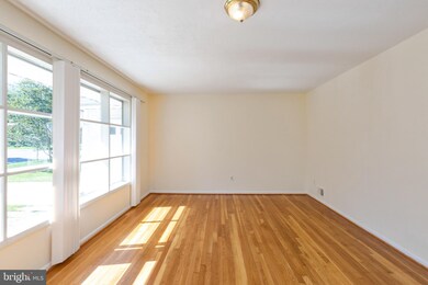 12913 Forest View Dr, Beltsville, MD 20705 - photo 5