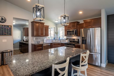 8445 19th St, Terrebonne, OR 97760 - photo 7