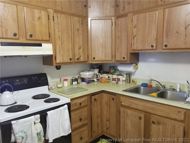 325 Richmond Dr, Fayetteville, NC 28304 - photo 7