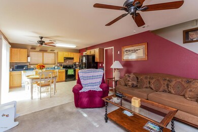 004-photo-living-room-6780225