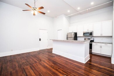 1090 10th St N, Saint Petersburg, FL 33705 - photo 6