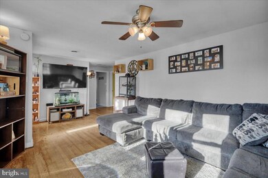 737 W Oak St, Palmyra, PA 17078 - photo 6