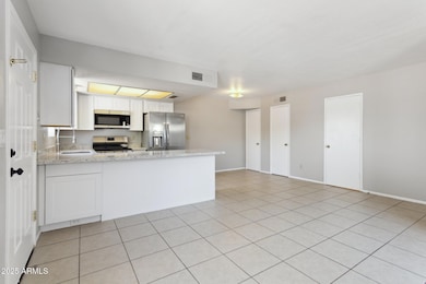 4-web-or-mls-1426-e-mountain-view-rd-2