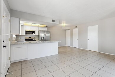 1426 E Mountain View Rd unit 2, Phoenix, AZ 85020 - photo 4