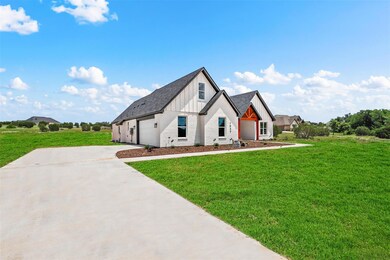 1039 Eagles Bluff Dr, Weatherford, TX 76087 - photo 4