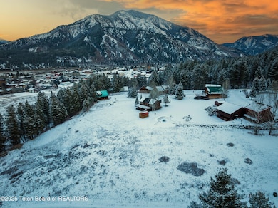 622 Grandview Dr, Alpine, WY 83128 - photo 2