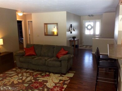 19109 Joslin Cir unit 38, Big Rapids, MI 49307 - photo 3