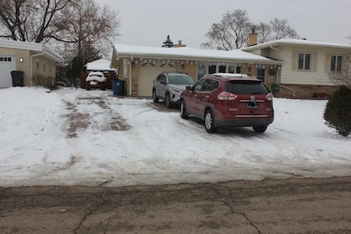 5639 N Manor Ln, Chicago, IL 60631 - photo 2