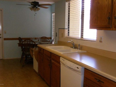 654 S Saguaro Way unit 109, Mesa, AZ 85208 - photo 4