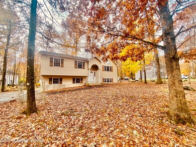 1216 Hunters Woods Dr, East Stroudsburg, PA 18301 - photo 3