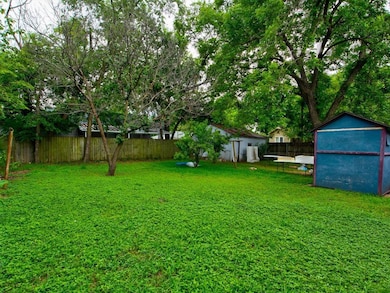 517 N Buffalo Ave, Cleburne, TX 76033 - photo 4