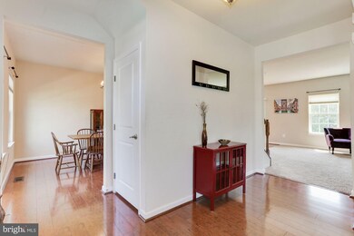 1137 Sassafras Cir, Eldersburg, MD 21784 - photo 2