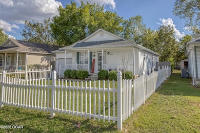 2014 W Perkins St, Joplin, MO 64801 - photo 2