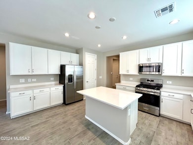370 Kitchen 3