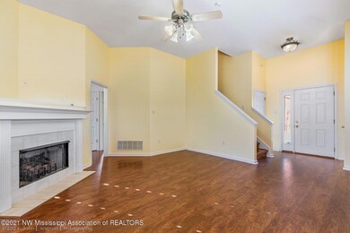 4-web-or-mls-5575 Casey Ln-Interior-1