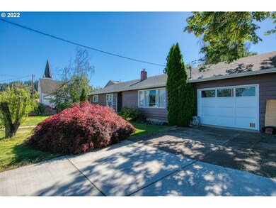 77 N 5th St, Creswell, OR 97426 - photo 3