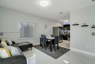 1526 NE 110th St unit B, Miami, FL 33161 - photo 6