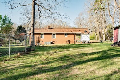 4954 Ridgeview Rd, High Point, NC 27263 - photo 3