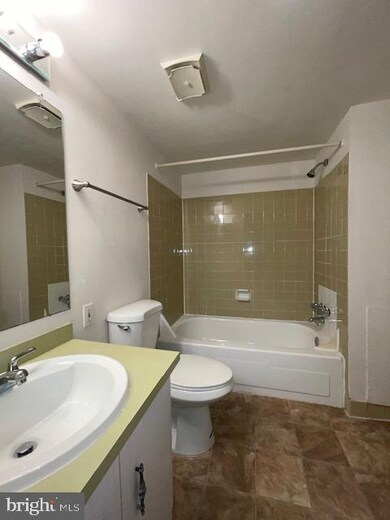 4414 Island Place unit 204, Annandale, VA 22003 - photo 7