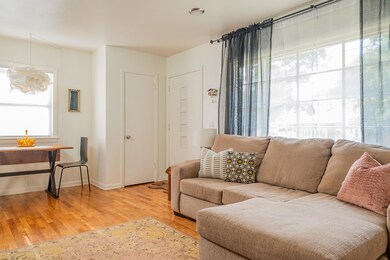 1807 Victor Ave Lansing MI-13