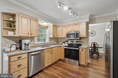 4549 Diehl Ct, Woodbridge, VA 22193 - photo 3